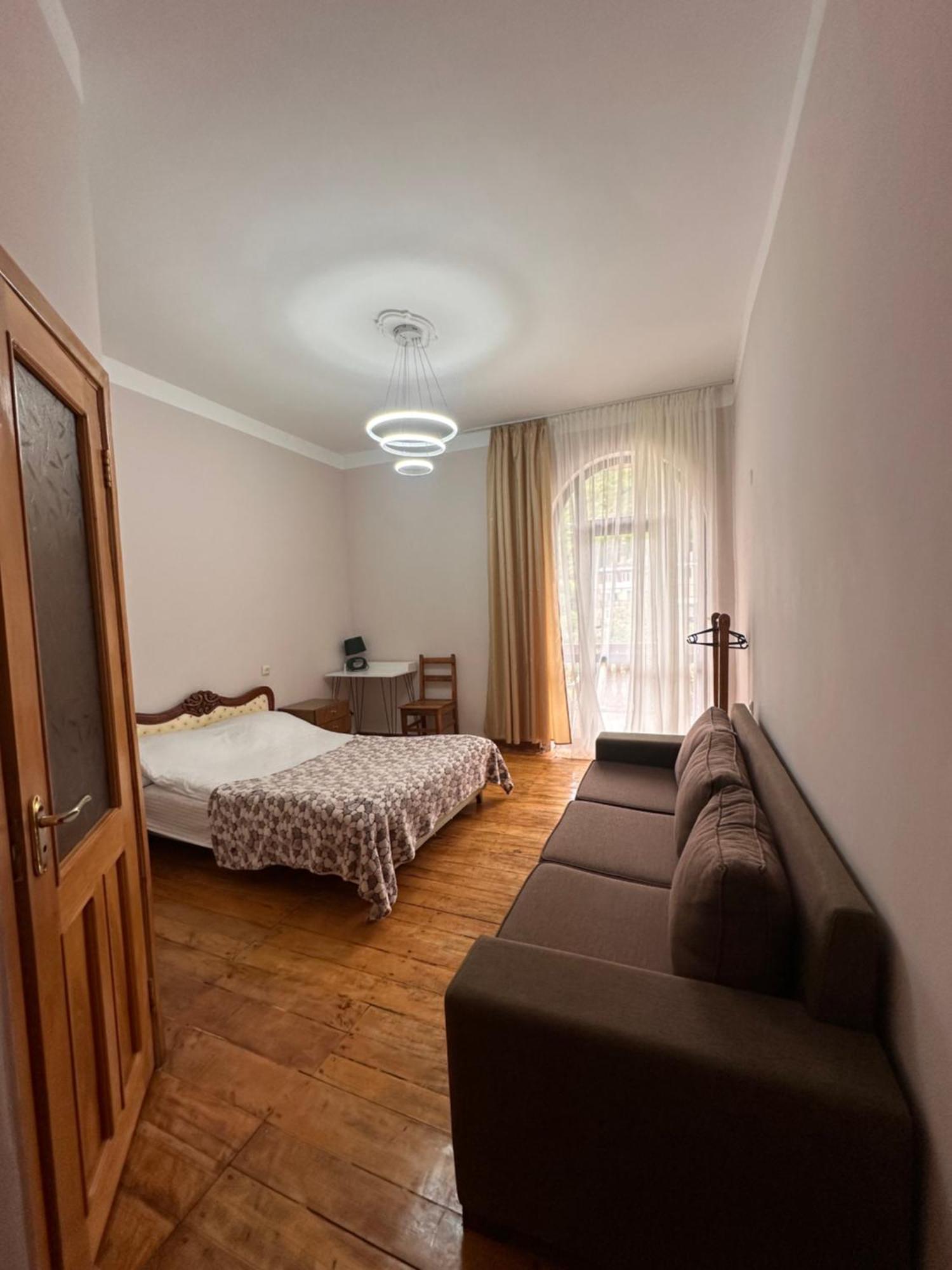 Areguni Guest House Dilijan Bagian luar foto