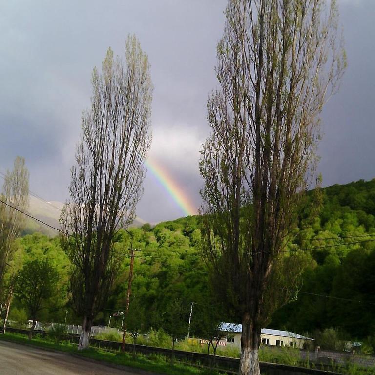 Areguni Guest House Dilijan Bagian luar foto